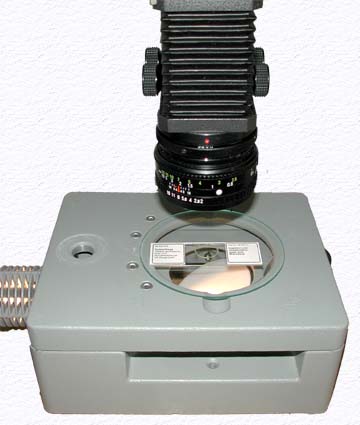 Makroskop mit Durchlichteinrichtung des MBS-10